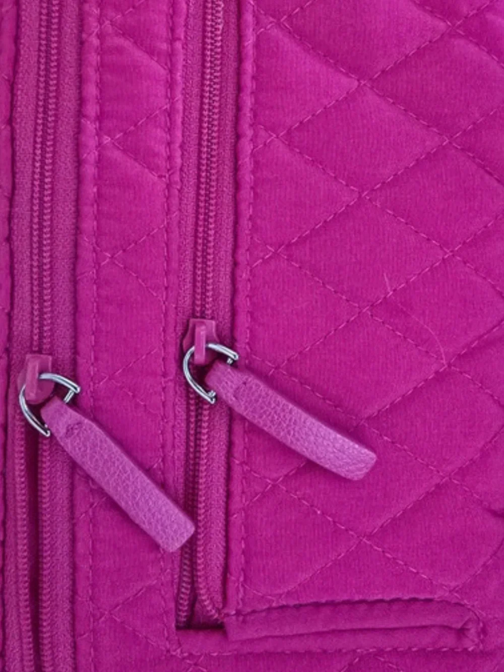 Vera Bradley Trifold Wallet In A Hot Pink Microfiber With Diamond Quilting. - Picture 3 of 4